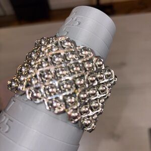 2" thick adjustable  Silver tone‎  Bracelet 5.5-7.5